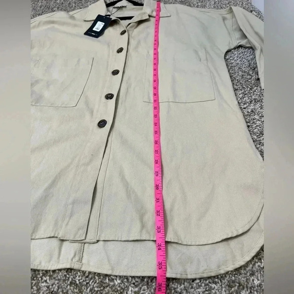 Fashion Nova Daleyza 100% cotton khaki/tan color lightweight shacket size M NWT - Picture 6 of 11